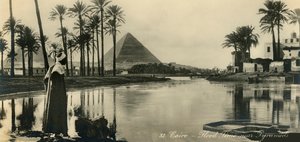Kairo - Tulva-aika lähellä pyramideja, c1918-c1939. tekijältä Unbekannt