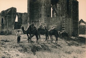 Karmeliitin ja armenialaiset kirkot Martinengo Bastionissa, Famagustassa, Pohjois-Kypros, 1936 tekijältä Unbekannt