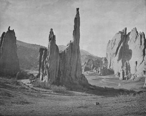 Cathedral Spires, Garden of the Gods, Colorado, USA, vuosi 1900. tekijältä Unbekannt