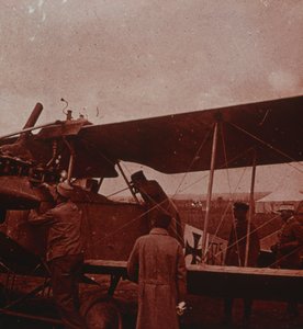 Lentokoneen tarkastus lentäjän kanssa, 1916 tekijältä Unbekannt