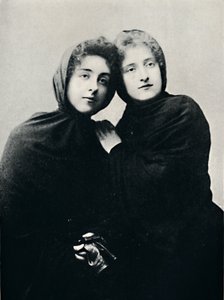 Chilen naiset kirkkoasuissa Manto, 1911 tekijältä Unbekannt