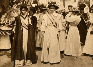 Christabel Pankhurst ja Emmeline Pethick-Lawrence, Hyde Park, Lontoo, 21. kesäkuuta 1908, 1933. tekijältä Unbekannt
