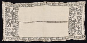 Kangas, jossa reunus kruunattuja kaksipäisiä kotkia ja erilaisia tunnuksia, lintuja..., 1800-luku. tekijältä Unbekannt