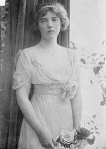 Kreivitär Anastasia Mikhailovna de Torby 1892-1977, 1914 tekijältä Unbekannt