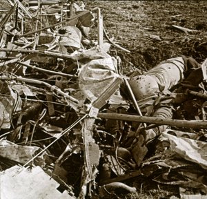 Pudonnut kone, Aisne, Ranska, c1914-c1918 tekijältä Unbekannt