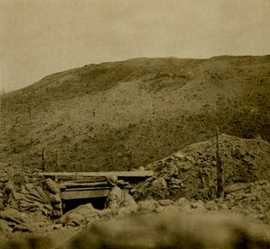 Kukkulan harja Les Épargesissa, Pohjois-Ranskassa, c1914-c1918. tekijältä Unbekannt
