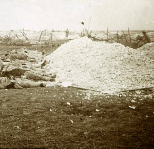 Ruumiit, Souain, Pohjois-Ranska, syyskuu 1915 tekijältä Unbekannt