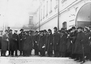 Ensimmäisen duuman edustajat allekirjoittivat Viipurin vetoomuksen ennen vankilaa vuonna 1906 tekijältä Unbekannt