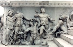 Yksityiskohta Pergamon-alttarin suuresta friisistä, 180-159 eKr tekijältä Unbekannt