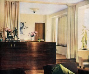 Ruokasalkovi olohuoneessa Sun Housessa, Hampstead, Lontoo, 1937. tekijältä Unbekannt