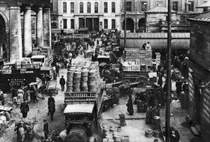 Varhain aamulla Covent Gardenissa Lontoossa, 1926-1927 tekijältä Unbekannt
