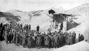 Pääsiäismessu Belgian dyyneillä Pohjanmeren rannalla, ensimmäinen maailmansota, 1915 tekijältä Unbekannt