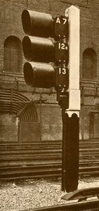 Sähkölamppujen signaalit, varjostimet päiväkäyttöön, Baker Street Station, Metropolitan Railway, 193 tekijältä Unbekannt