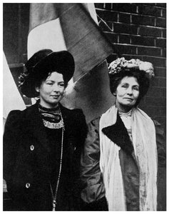 Emmeline Pankhurst, brittiläinen suffragette ja hänen tyttärensä Christabel, 1900-luvun alku 1956 tekijältä Unbekannt