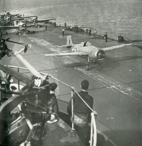 Hävittäjäkoneet lentotukialuksen kyydissä, toinen maailmansota, c1943. tekijältä Unbekannt