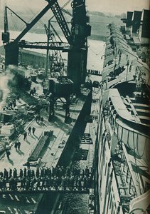 John Brownin ja Companyn laivanrakennustelakan varusteluallas Clydebankissa, 1937 tekijältä Unbekannt