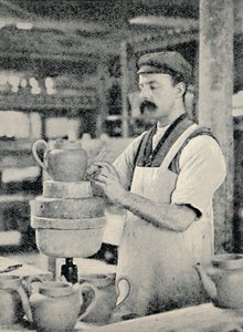 Nokan kiinnitys teekannuun, c1917 tekijältä Unbekannt