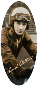 Frank Arthur 1908-1972, australialainen speedway-kapteeni, 1935 tekijältä Unbekannt