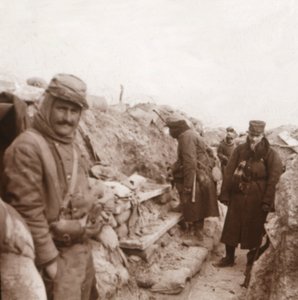 Ranskalaiset sotilaat juoksuhaudoissa, Perthes, Pohjois-Ranska, c1914-c1918 tekijältä Unbekannt