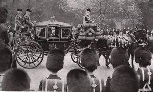 Kuningas Edward VII:n hautajaiskulkue Lontoossa 20. toukokuuta 1910. tekijältä Unbekannt