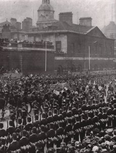 Kuningas Edward VII:n hautajaiset, Whitehall, Lontoo, 20. toukokuuta 1910. tekijältä Unbekannt