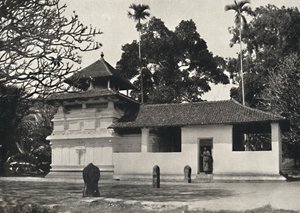 Gedige Vihara, Kandy Esimerkki buddhalaisesta temppelistä hindulaisen pyhäkön tyyliin, Dewale, tekijältä Unbekannt