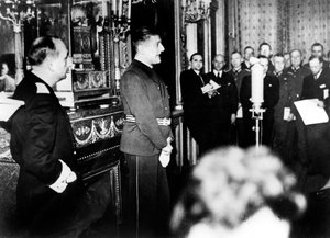 Saksan suurlähettiläs Vichyssä Ranskassa Otto Abetz pitämässä lehdistötilaisuuden 15. joulukuuta 1940 tekijältä Unbekannt