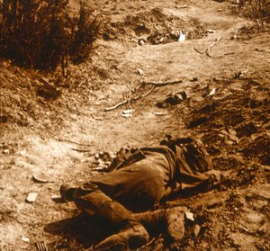 Saksalainen ruumis, Chavonne, Ranska, c1914-c1918 tekijältä Unbekannt