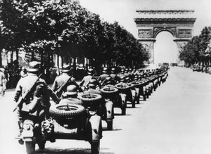 Saksalaiset sotilaat Champs Elysees