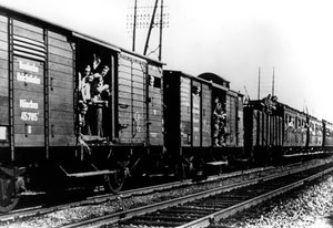 Saksalaiset joukot saapuvat junalla, Pariisi, elokuu 1940 tekijältä Unbekannt