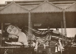 Jättimäinen makuuasennossa oleva Buddha-hahmo, Pegu, 1900. tekijältä Unbekannt