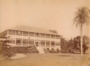 Hallituksen talo, lähellä Kingstonia, Jamaika 1900-luku. tekijältä Unbekannt