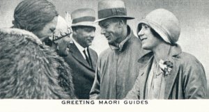 Tervehdys maorioppaat, 1927 1937 tekijältä Unbekannt