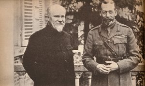 Hänen Majesteettinsa presidentti Poincaren kanssa Britannian päämajassa Ranskassa, n. 1916, 1935. tekijältä Unbekannt