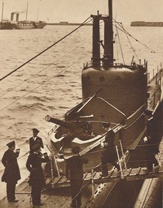 Kotikäynti laivastossa - King Edward astuu Narwhal-sukellusveneeseen, 1936 1937 tekijältä Unbekannt