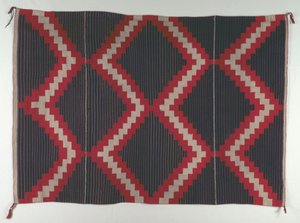 Hubbell Revival -tyylinen matto, jossa Moki Moqui Stripes, c. 1890-1910. tekijältä Unbekannt