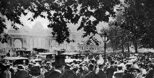 Hyde Park hienona Ascot-sunnuntaina Lontoossa, 1926-1927 tekijältä Unbekannt