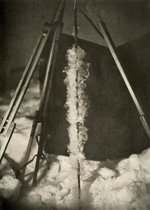 Kalaansan viivalle muodostuneita jääkiteitä, c1908, 1909 tekijältä Unbekannt