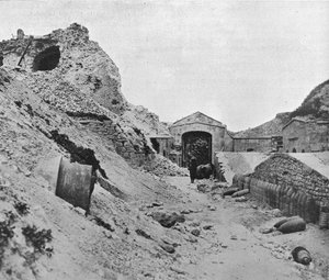 Sedd el Bahrin haaksirikkoutuneen linnoituksen sisällä, 1915 tekijältä Unbekannt