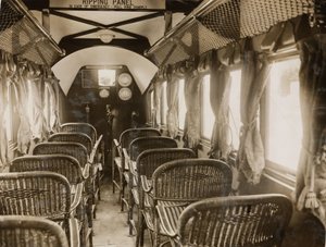 Napier-moottoreilla varustetun matkustajalentokoneen sisustus, n. 1920-luku tekijältä Unbekannt