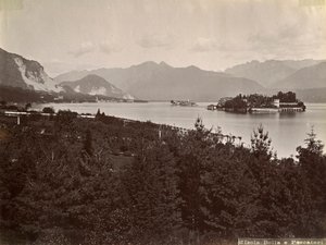 Isola dei Pescatorin kalastajien saari, Maggiore-järvi, Italia, 1890 tekijältä Unbekannt