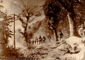 Japanilaiset sotilaat etenevät kohti Port Moresbyä, Uusi-Guinea, toinen maailmansota, 1942 tekijältä Unbekannt