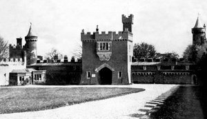 Killyleaghin linnan piha, Killyleagh, County Down, Pohjois-Irlanti, 1900-luvun alku tekijältä Unbekannt