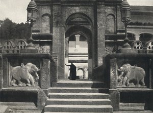 Luostari Pyhän Hampaan temppelissä Dalada Maligawa Vihara, Kandy, 1926 tekijältä Unbekannt