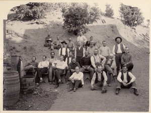 La Grange Mine Crew, Kalifornia, 1900-luku. tekijältä Unbekannt