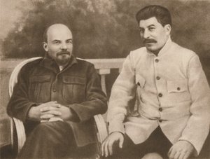 Lenin ja Stalin Gorkissa Moskovan lähellä, 1922, 1939. tekijältä Unbekannt