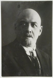 Leonid Aleksandrovitš Vesnin 1880-1933 tekijältä Unbekannt
