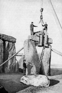 Impostin nosto Stonehengessä, 1901, n. 1920 tekijältä Unbekannt