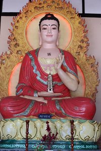 Linhanin buddhalainen pagodi. Lääketieteellinen Buddhan (Bhaisajyaguru) patsas. Dalit. Vietnam tekijältä Unbekannt