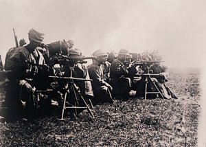 Konekiväärimiehet, c1914-c1918 tekijältä Unbekannt